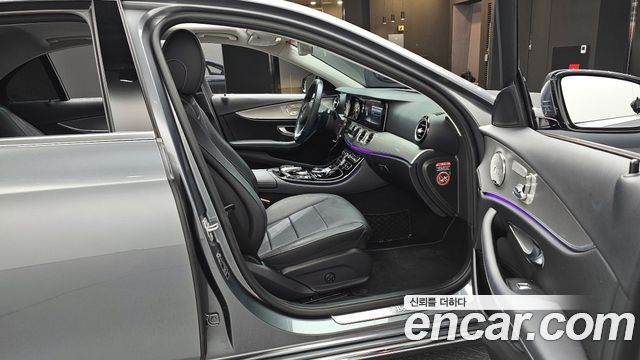 Mercedes-Benz E-Class E200 Avantgarde