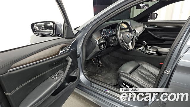 BMW 5-Series 520d xDrive M Sport Package Plus