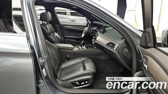 BMW 5-Series 520d xDrive M Sport Package Plus