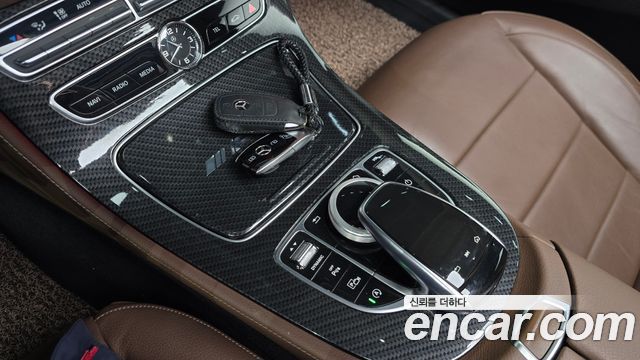 Mercedes-Benz E-Class E200 Avantgarde