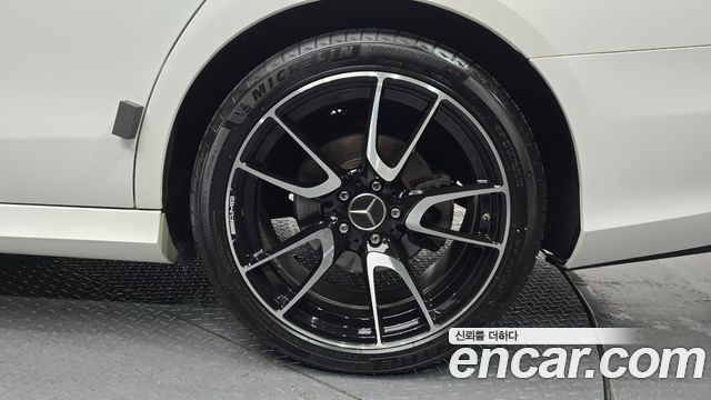 Mercedes-Benz E-Class E200 Avantgarde