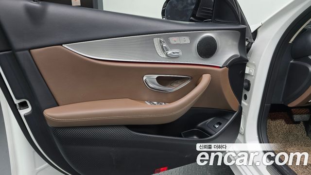 Mercedes-Benz E-Class E200 Avantgarde