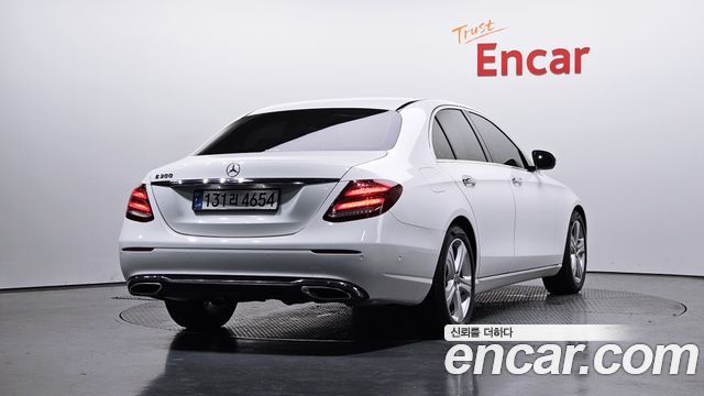 Mercedes-Benz E-Class E200 Avantgarde