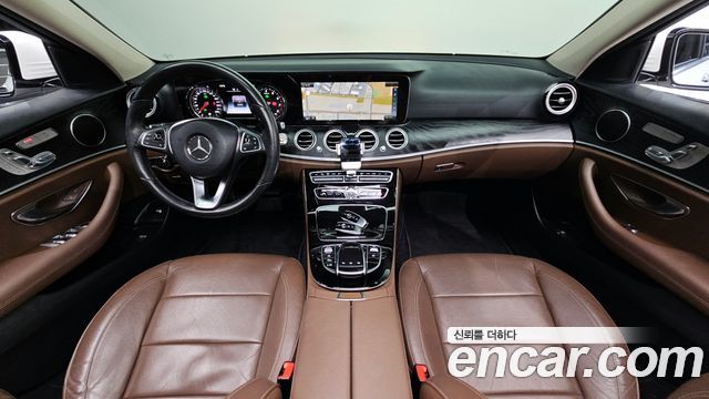 Mercedes-Benz E-Class E200 Avantgarde