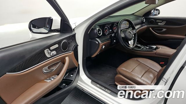 Mercedes-Benz E-Class E200 Avantgarde