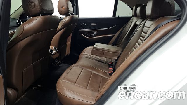 Mercedes-Benz E-Class E200 Avantgarde