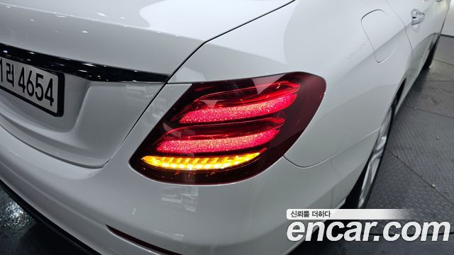 Mercedes-Benz E-Class E200 Avantgarde