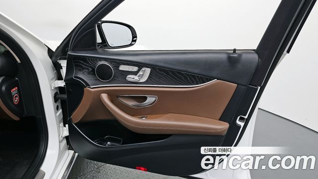 Mercedes-Benz E-Class E200 Avantgarde
