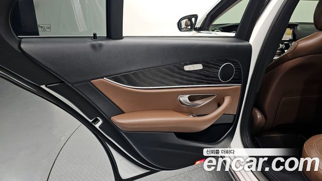 Mercedes-Benz E-Class E200 Avantgarde