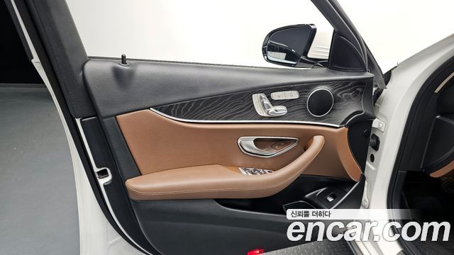 Mercedes-Benz E-Class E200 Avantgarde