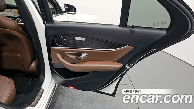 Mercedes-Benz E-Class E200 Avantgarde
