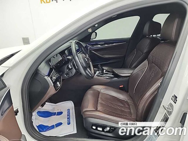 BMW 5-Series 520d xDrive M Sport Package Plus
