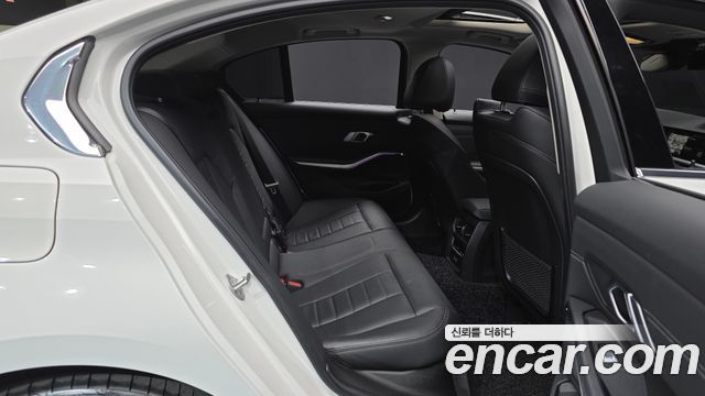 BMW 3-Series 320d Luxury