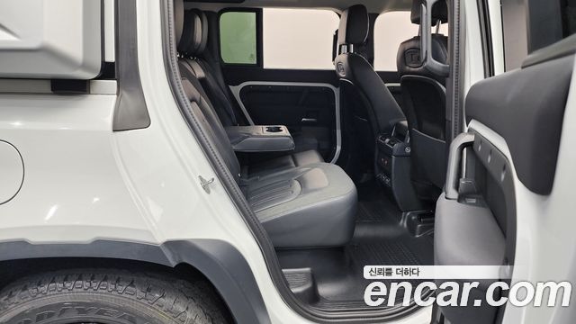 Land Rover Defender 110 D240 S