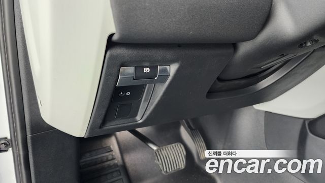 Land Rover Defender 110 D240 S