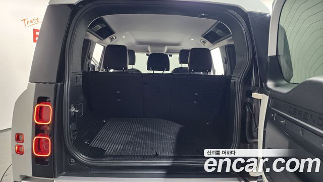 Land Rover Defender 110 D240 S