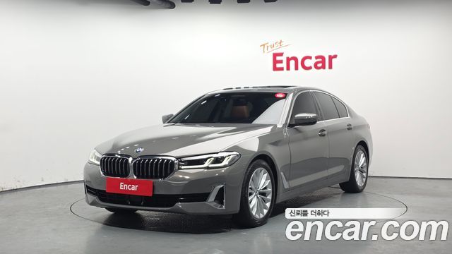 BMW 5-Series 520i Luxury