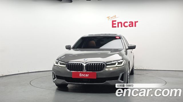 BMW 5-Series 520i Luxury