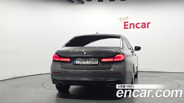 BMW 5-Series 520i Luxury