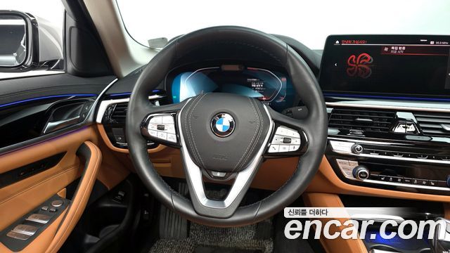BMW 5-Series 520i Luxury