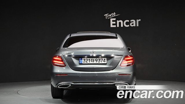 Mercedes-Benz E-Class E220d Avantgarde