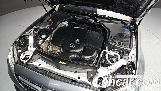 Mercedes-Benz E-Class E220d Avantgarde