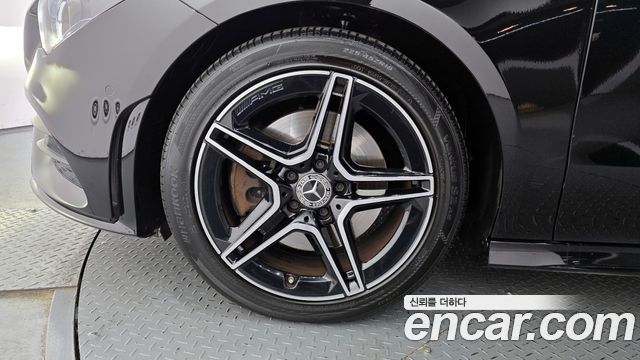 Mercedes-Benz CLA-Class CLA250 4MATIC