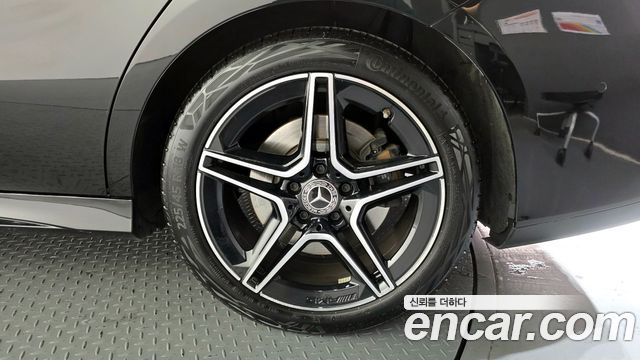 Mercedes-Benz CLA-Class CLA250 4MATIC