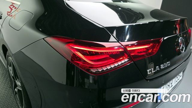 Mercedes-Benz CLA-Class CLA250 4MATIC