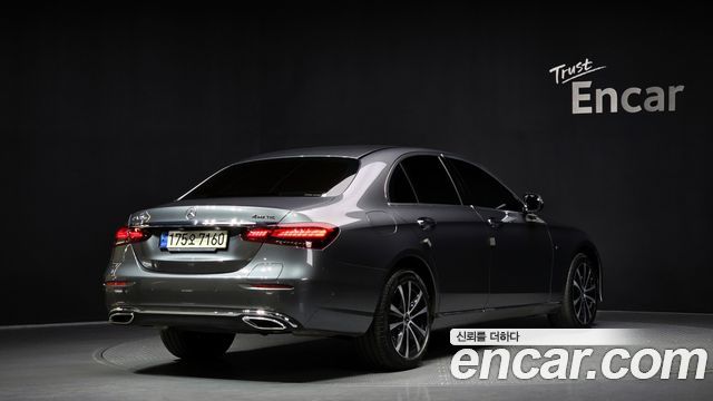 Mercedes-Benz E-Class E300e 4MATIC Exclusive