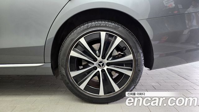 Mercedes-Benz E-Class E300e 4MATIC Exclusive