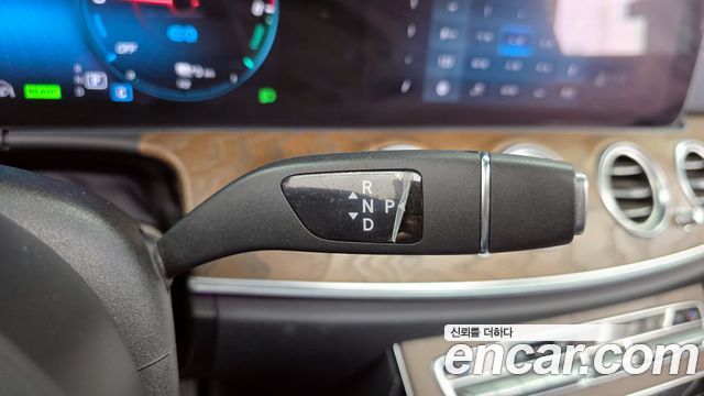 Mercedes-Benz E-Class E300e 4MATIC Exclusive