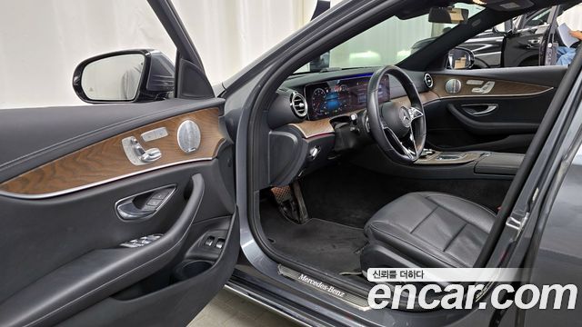 Mercedes-Benz E-Class E300e 4MATIC Exclusive