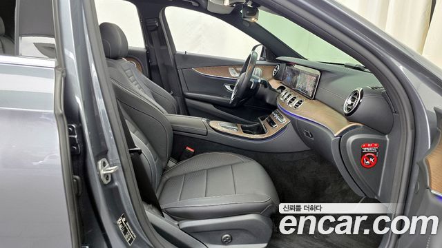 Mercedes-Benz E-Class E300e 4MATIC Exclusive