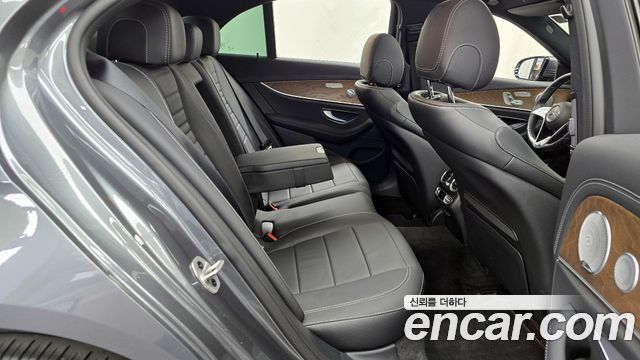Mercedes-Benz E-Class E300e 4MATIC Exclusive