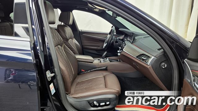 BMW 5-Series 530i M Sport Package Plus