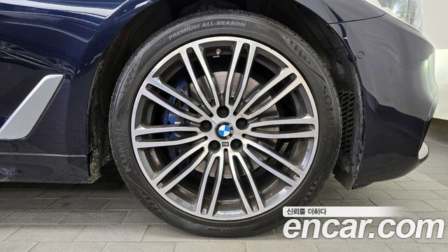 BMW 5-Series 530i M Sport Package Plus