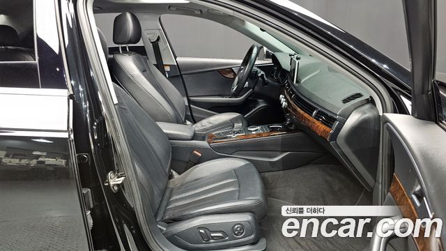 Audi A4 45 TFSI Premium