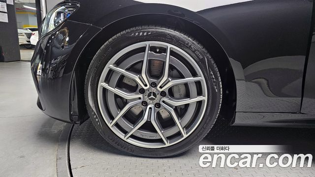 Mercedes-Benz E-Class E220d 4MATIC AMG Line