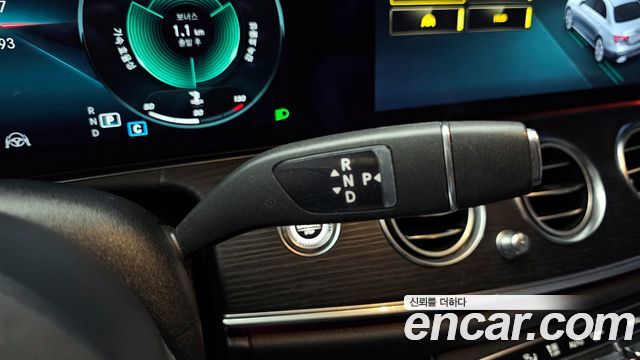 Mercedes-Benz E-Class E220d 4MATIC AMG Line