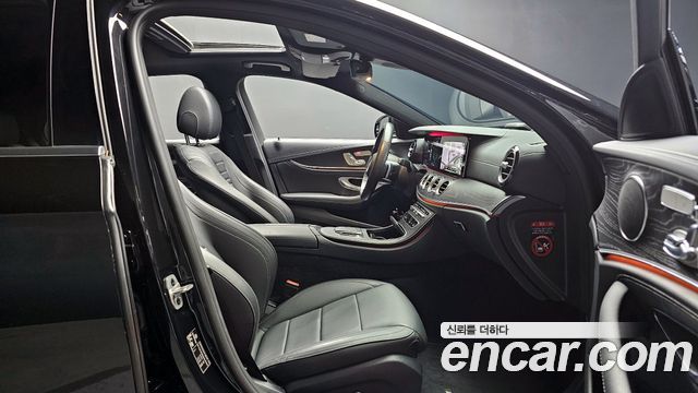 Mercedes-Benz E-Class E220d 4MATIC AMG Line