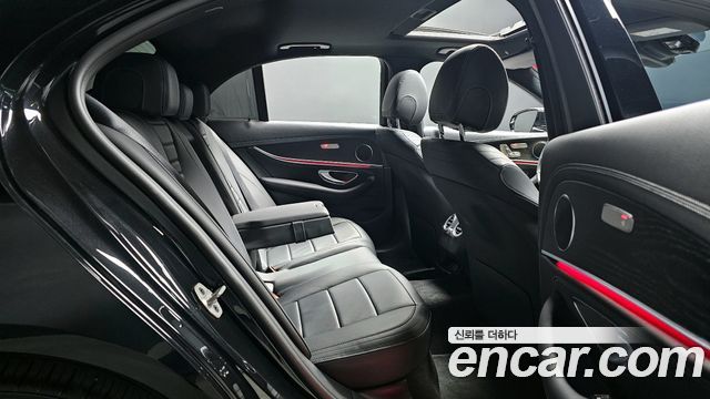 Mercedes-Benz E-Class E220d 4MATIC AMG Line