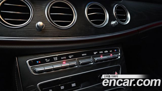Mercedes-Benz E-Class E220d 4MATIC AMG Line