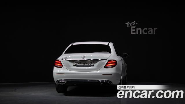 Mercedes-Benz E-Class E220d Avantgarde