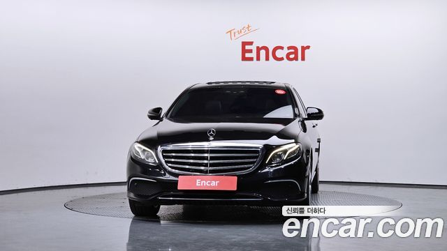 Mercedes-Benz E-Class E300 4MATIC Exclusive