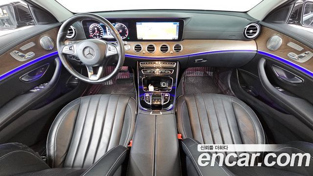 Mercedes-Benz E-Class E300 4MATIC Exclusive