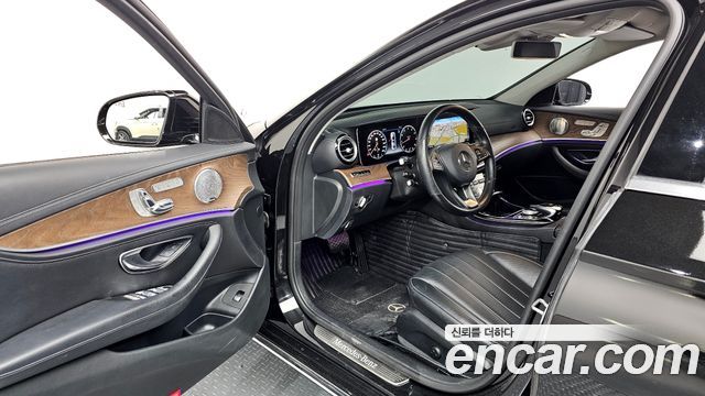Mercedes-Benz E-Class E300 4MATIC Exclusive