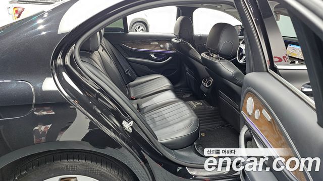 Mercedes-Benz E-Class E300 4MATIC Exclusive