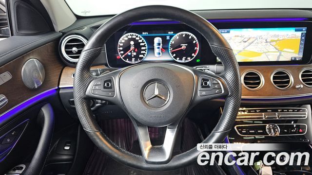 Mercedes-Benz E-Class E300 4MATIC Exclusive