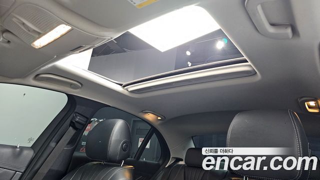 Mercedes-Benz E-Class E300 4MATIC Exclusive